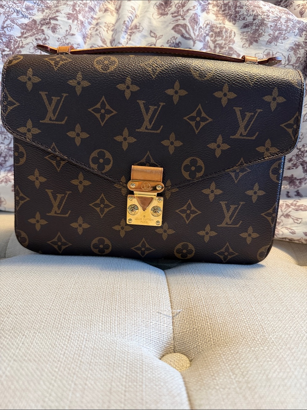 Louis Vuitton Pochette Metis with Gold Hardware